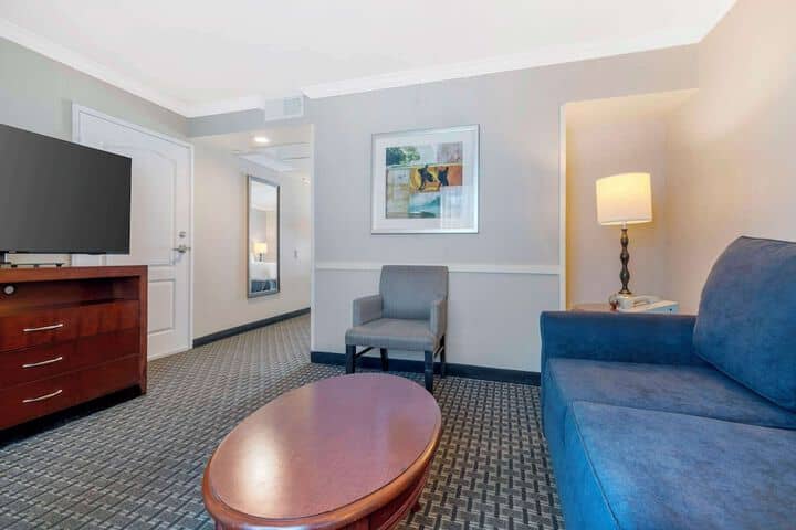 Room 21 of 73