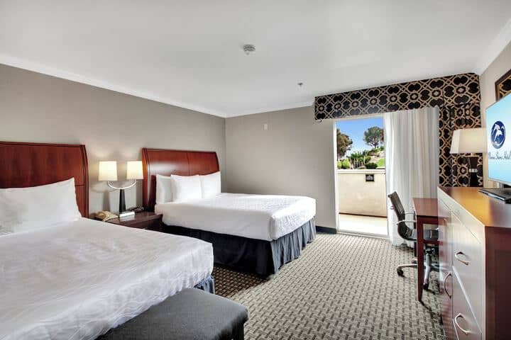 Room 10 of 73
